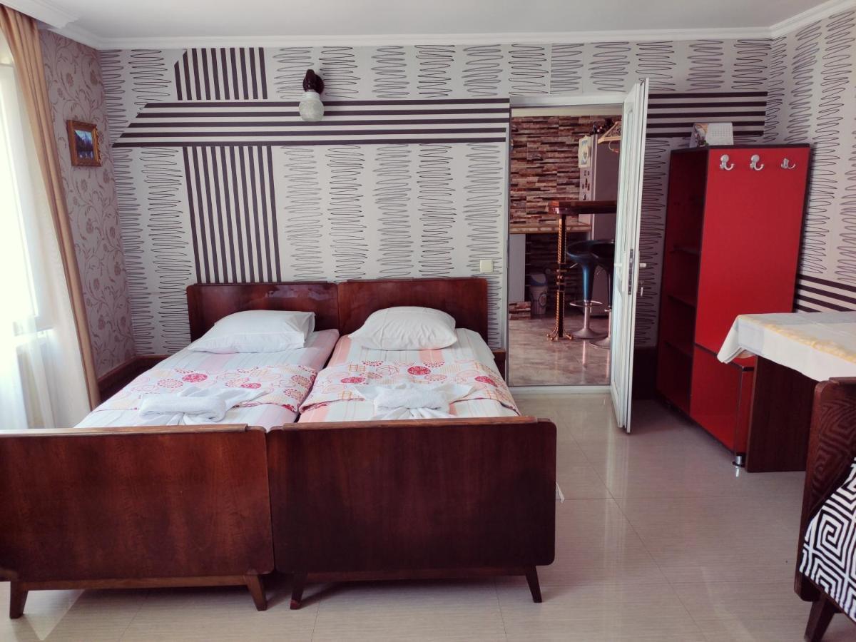 Guest House On Kostava 23 Kobuleti Bagian luar foto