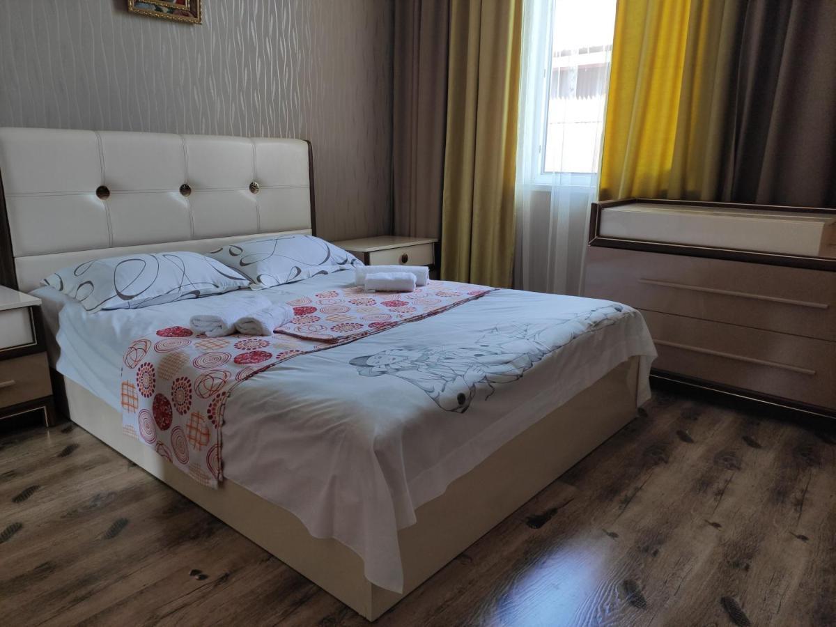 Guest House On Kostava 23 Kobuleti Bagian luar foto