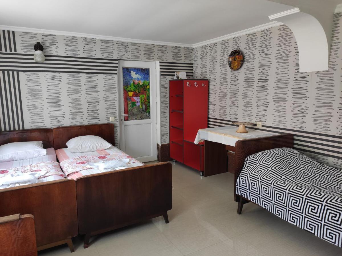 Guest House On Kostava 23 Kobuleti Bagian luar foto