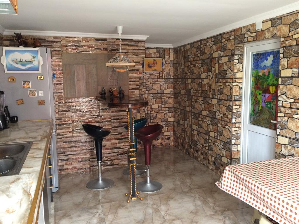 Guest House On Kostava 23 Kobuleti Bagian luar foto