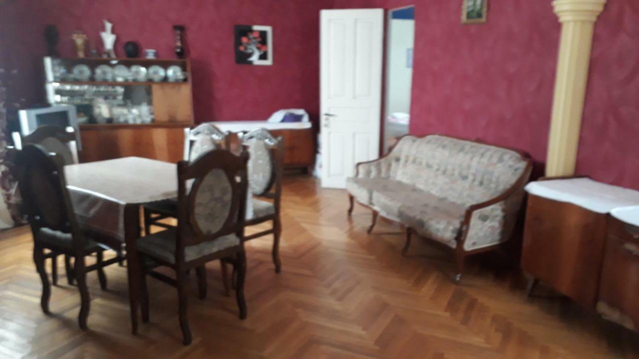 Guest House On Kostava 23 Kobuleti Bagian luar foto